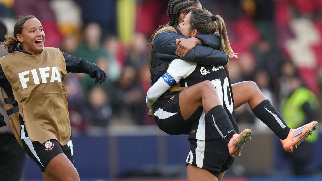 Corinthian's Gabi Zanotti, right, celebrates with teammates after the Women's Champions Cup semifinal soccer match between Gotham FC and Corinthians in London, Wednesday, Jan. 28, 2026.
