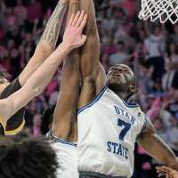 Utah State blows by Wyoming to stay in 2nd in Mountain West