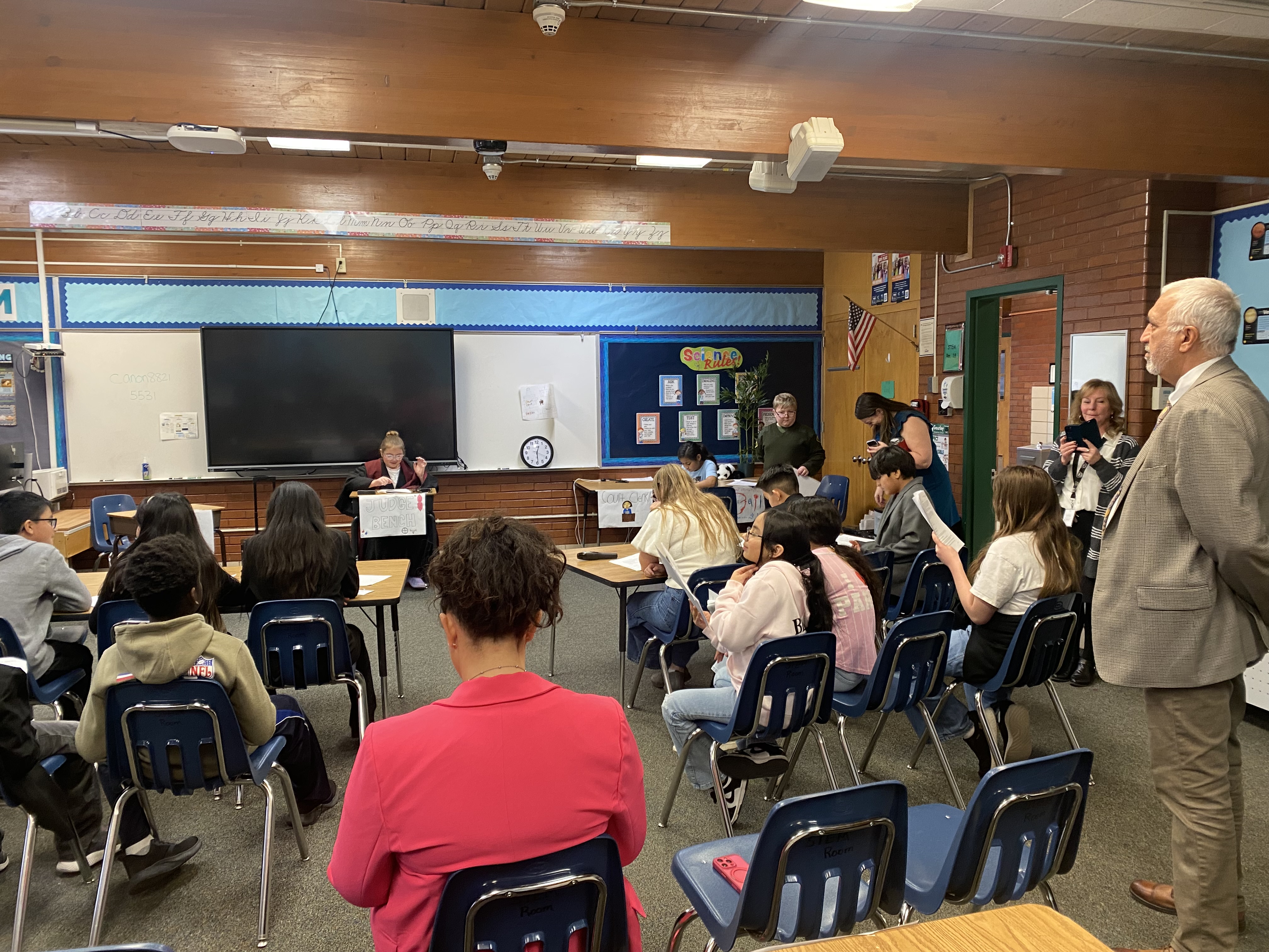 Utah students hold mock trial with real district attorney 