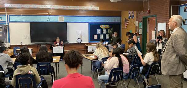 Utah students hold mock trial with real district attorney