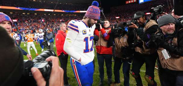 Bills QB Josh Allen says he had surgery for broken bone in right foot