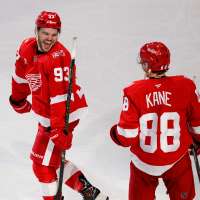 Patrick Kane passes Mike Modano for the most NHL points by a US-born player