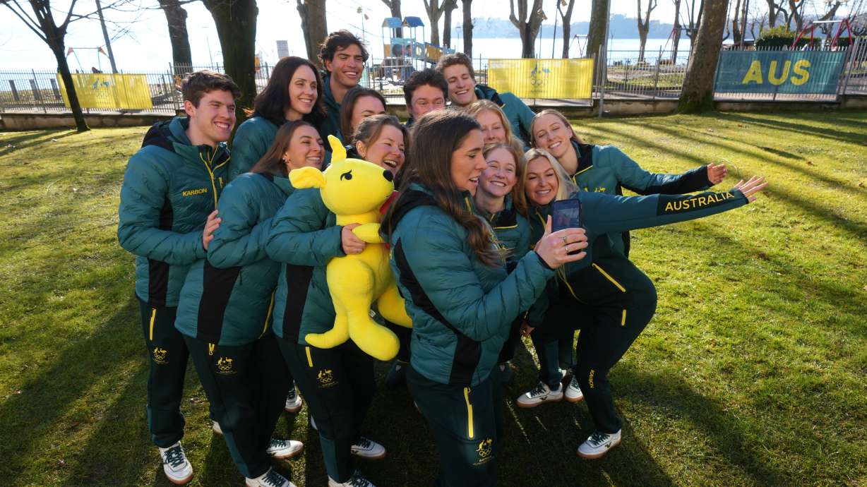 Australia's winter olympic athletes pose for photographers at the AIS European Training Centre in Gavirate, on the Varese lake, northern Italy, Monday, Jan. 26, 2026.