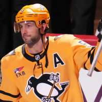 Longtime Penguins defenseman Kris Letang out at least a month due to fractured foot