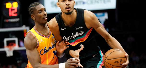 Brandon Miller scores 26 as surging Hornets beat Spurs 111-106 to push win streak to 6 games