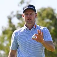 Justin Rose delivers a Tiger-like performance at Torrey Pines. He leads by 6 shots