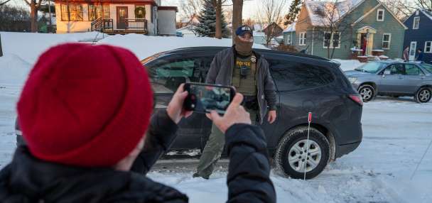 Lee urges House Republicans to block shutdown-ending bill unless border spending is added back