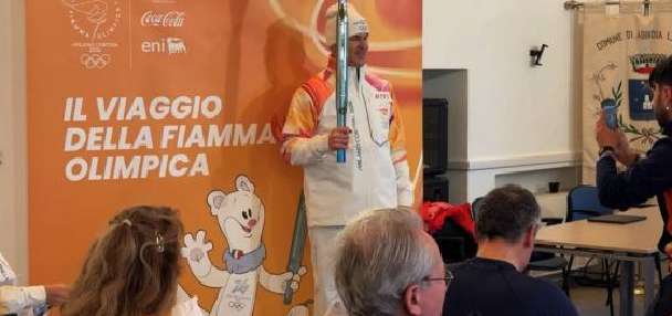 Utah's Olympic legacy shines in Italy as Spencer Eccles carries torch through Lake Como area