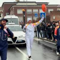 David Huntsman carries Olympic torch in Milan suburb, highlights mental health ahead of 2034