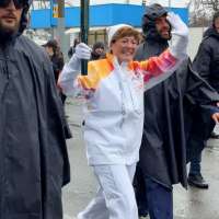 Utahn Amy Garff runs Olympic torch hoping to inspire students ahead of 2034 Winter Olympics