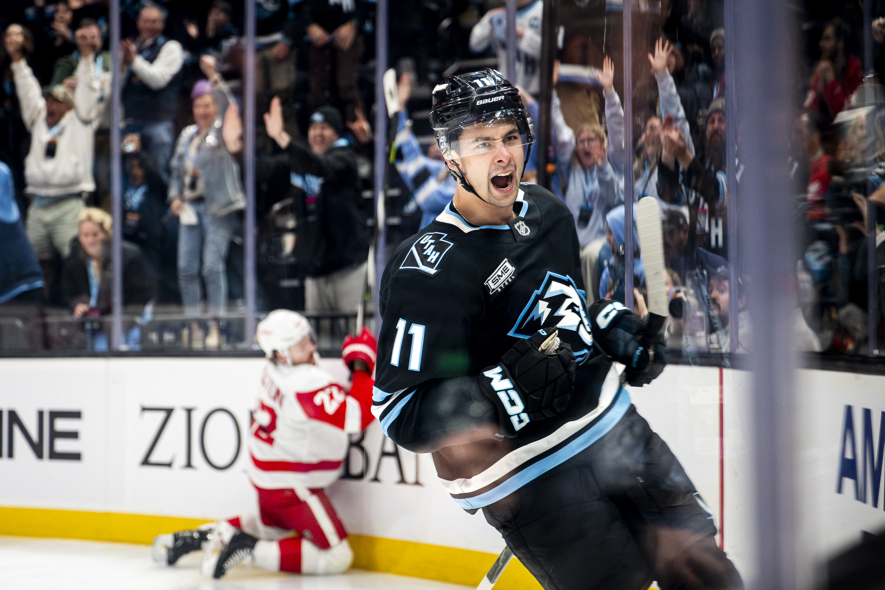 Mammoth enter Olympic break in playoff spot after 4-1 win over Red Wings