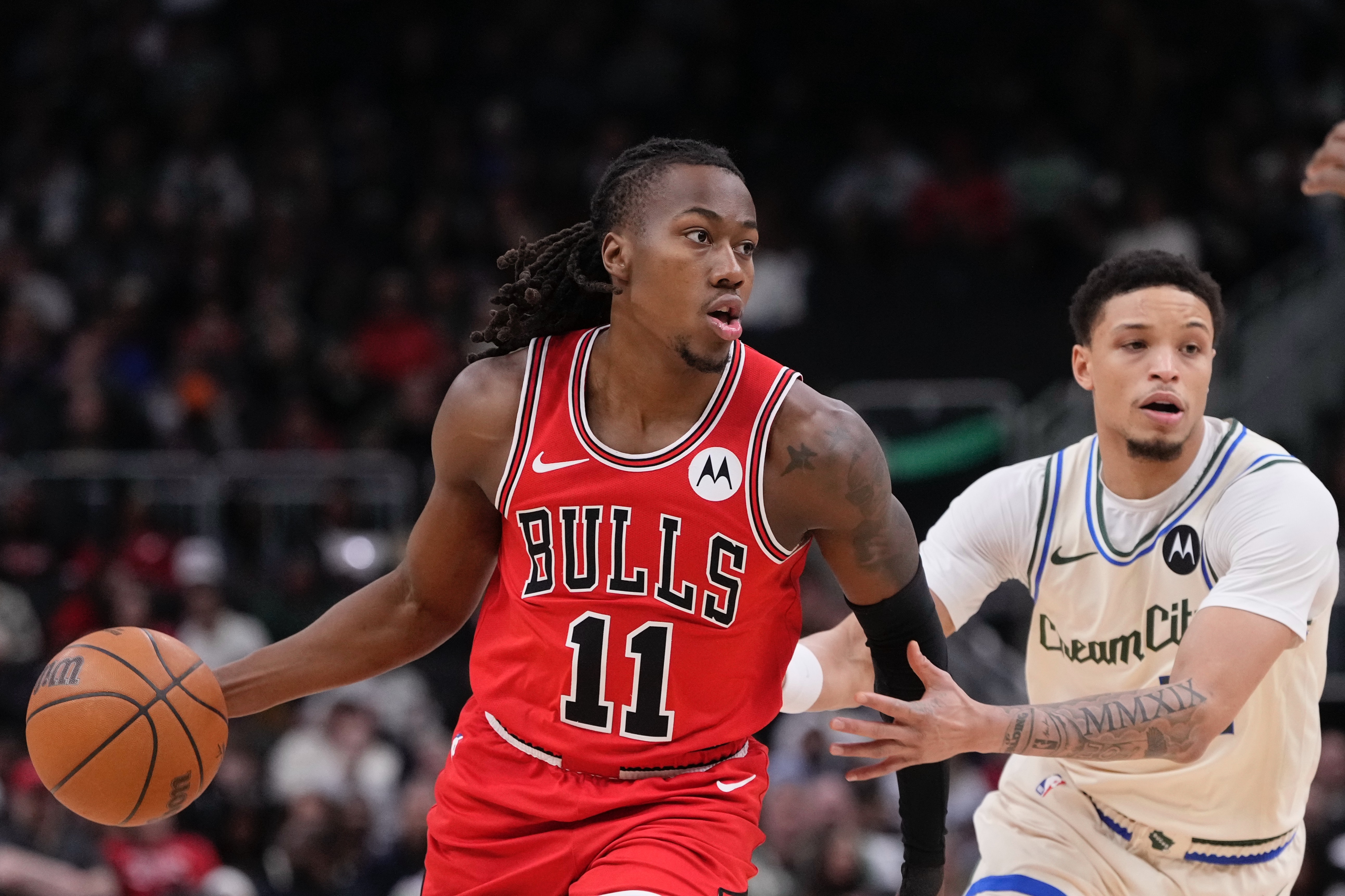 Timberwolves acquire Ayo Dosunmu for scoring depth in trade-deadline deal with Bulls, AP source says