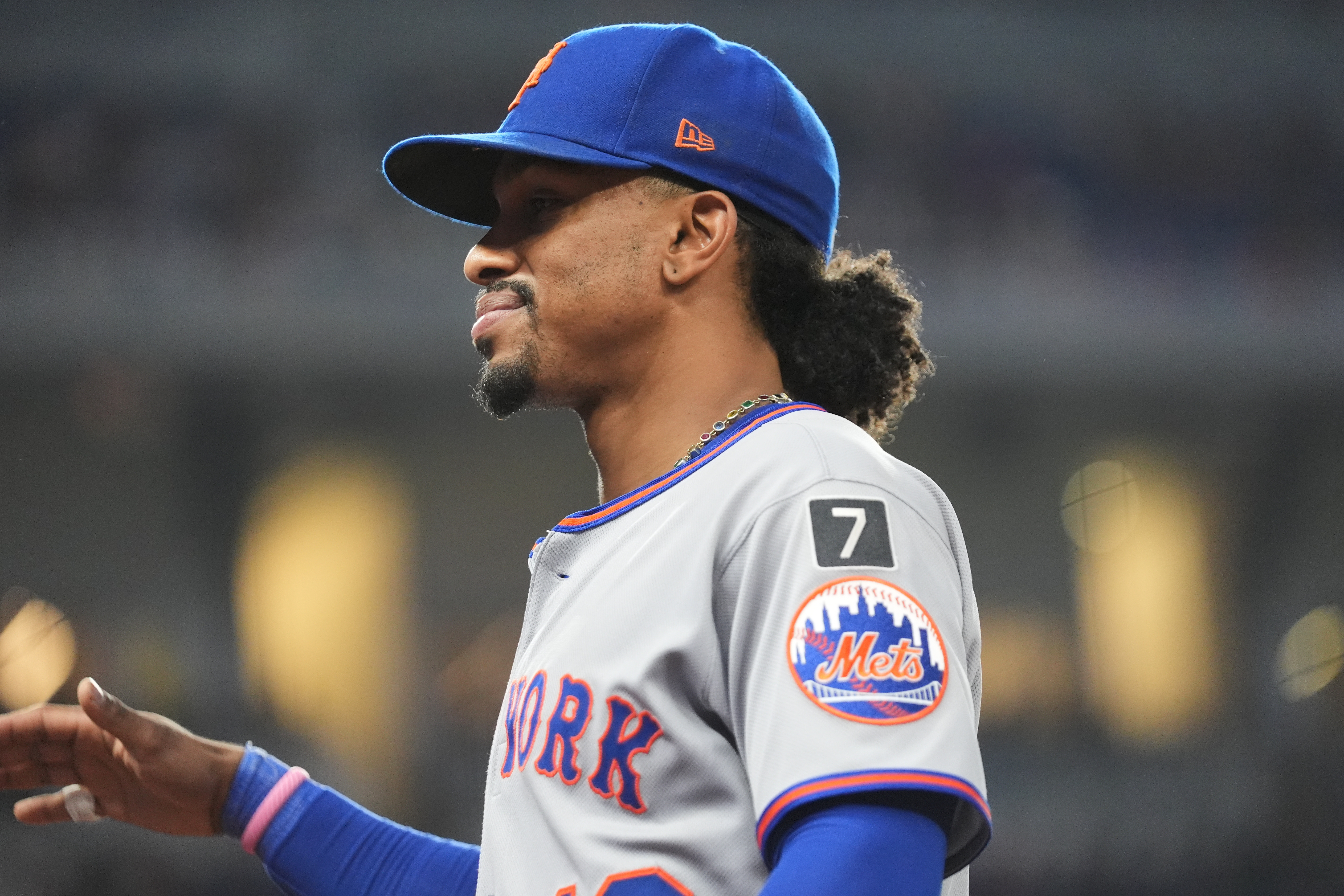 FILE - New York Mets' Francisco Lindor walks to the dugout during a baseball game against the Miami Marlins, Saturday, Sept. 27, 2025, in Miami. 