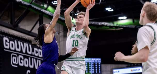 Top Sports story anchor