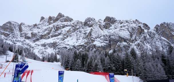 Lindsey Vonn ready for her first Olympic downhill training run to test injured left knee