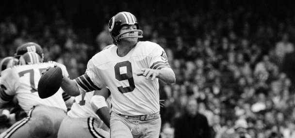 Hall of Fame quarterback Sonny Jurgensen dies at age 91