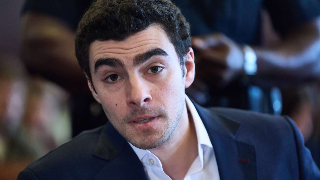 Luigi Mangione appears in Manhattan Criminal Court for an evidence hearing, Dec. 18, in New York. Federal prosecutors said Friday they won't appeal a judge's ruling that bars them from seeking the death penalty against Mangione.