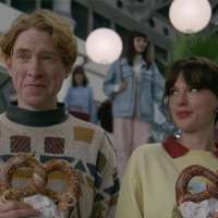 Taylor Swift takes it back to the '90s with her new video for 'Opalite'