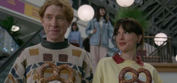 Taylor Swift takes it back to the '90s with her new video for 'Opalite'