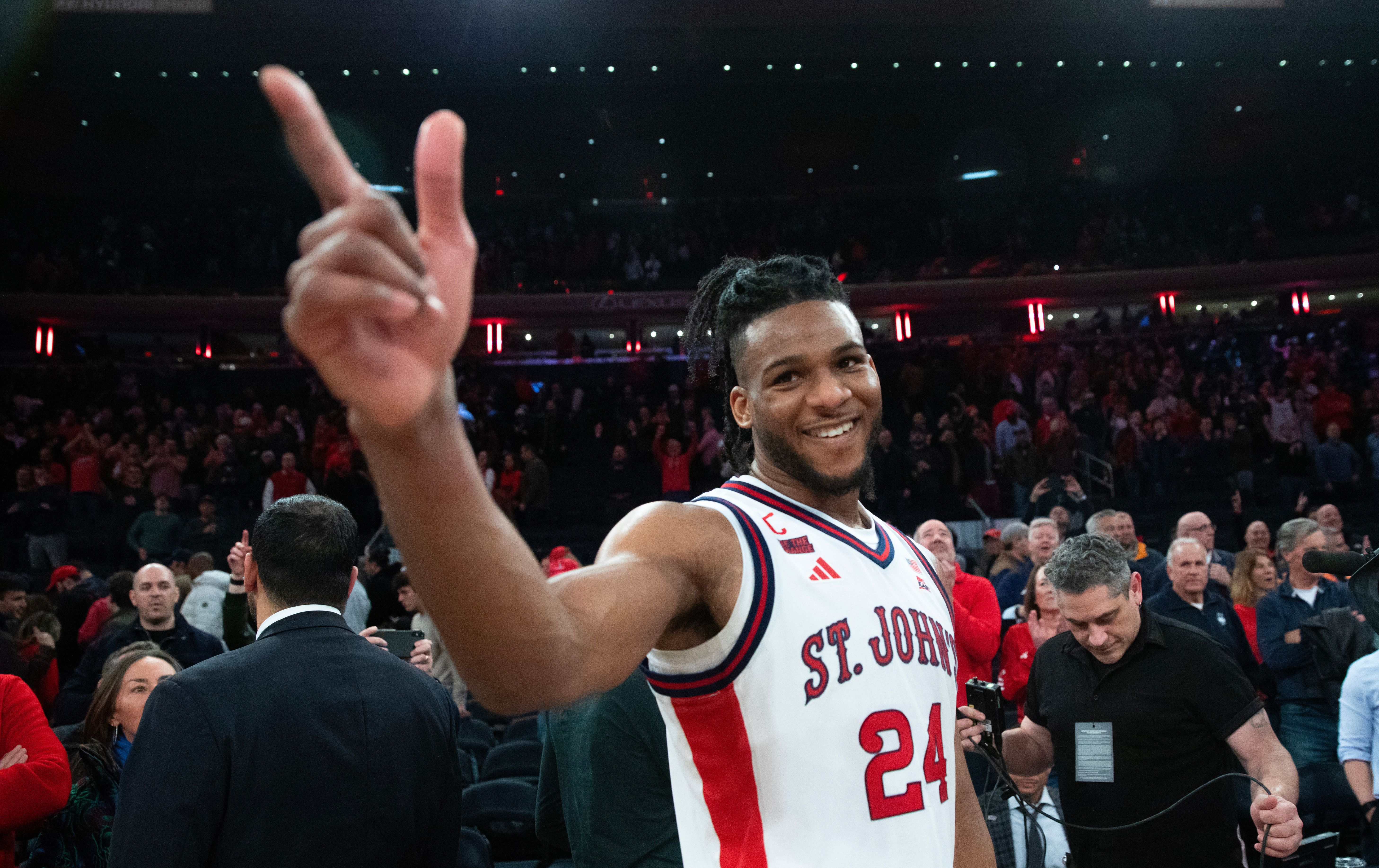 No. 22 St. John's makes Big East statement, ending 18-game win streak for third-ranked UConn