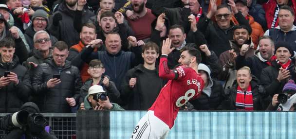 Man United wins again to make it four in a row for Carrick, Arsenal extends lead to 9 points