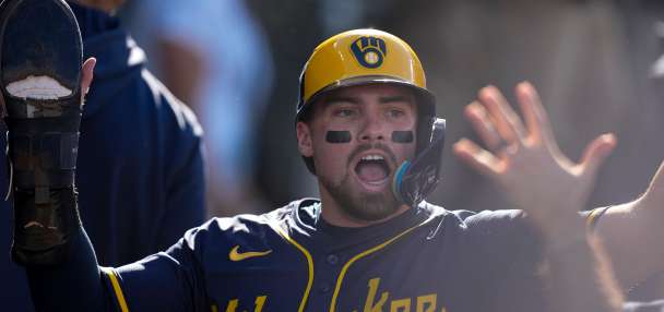 Red Sox acquire Caleb Durbin in trade with Brewers to address third base