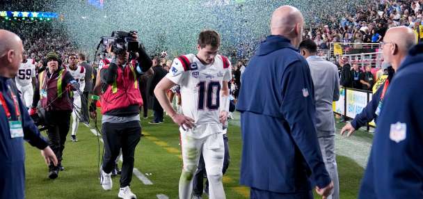 Patriots QB Drake Maye has no plans for surgery on his throwing shoulder this offseason