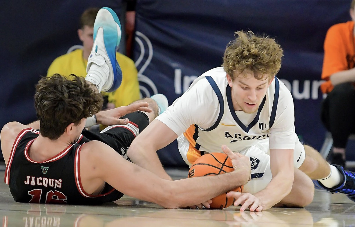 Utah State takes care of business, extends streak to 6 in win over Fresno State