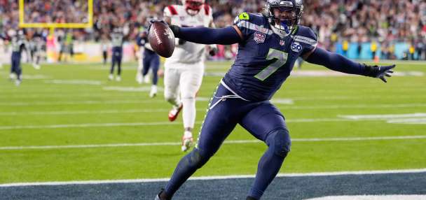 Seahawks enjoy morning beers, praise 'best team in the world' as Seattle celebrates Super Bowl title