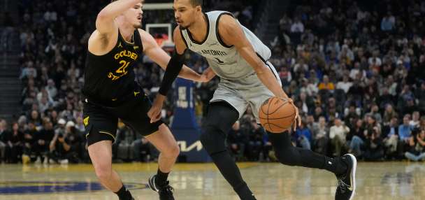 Fox and Wembanyama lead the Spurs past the Warriors 126-113 for their 6th straight win