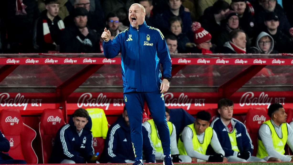 Nottingham Forest manager Sean Dyche signals during the English Premier League soccer match between Nottingham Forest and Wolverhampton Wanderers, in Nottingham, England, Wednesday, Feb. 11, 2026.