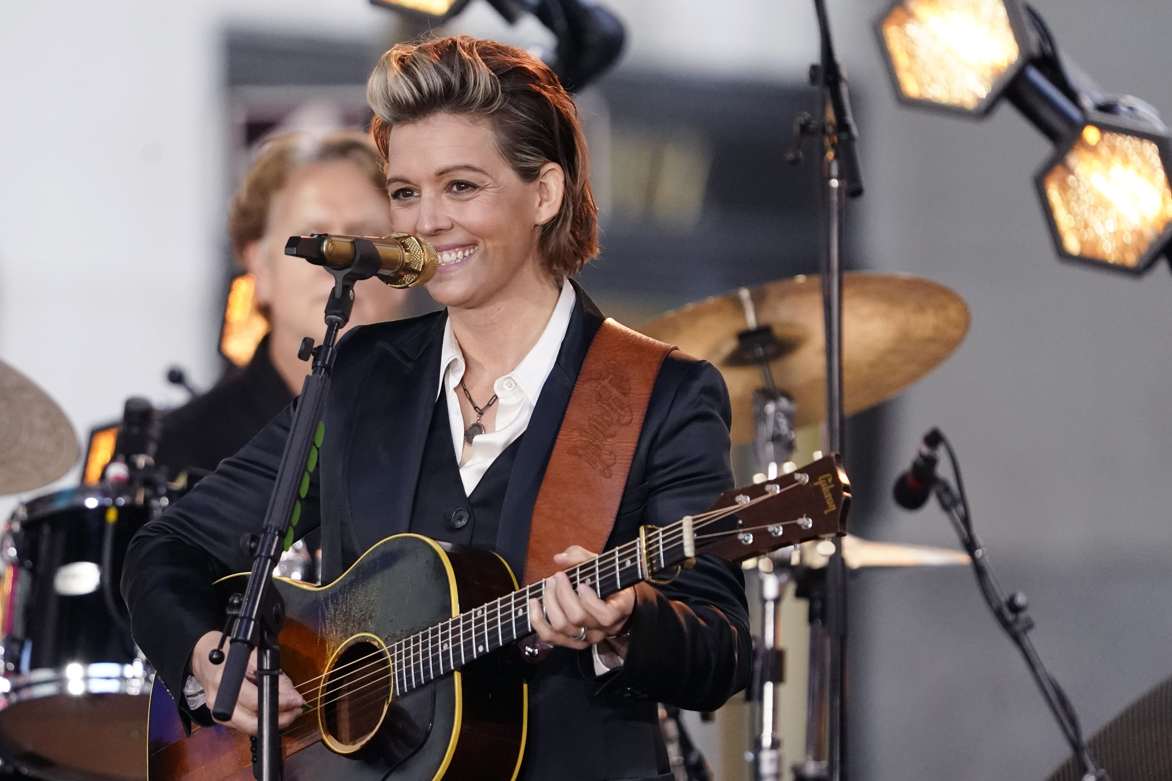 These singers just performed at the Super Bowl. Now they're coming to Utah