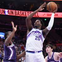 Jaren Jackson Jr. to undergo surgery after post-trade MRI reveals knee injury