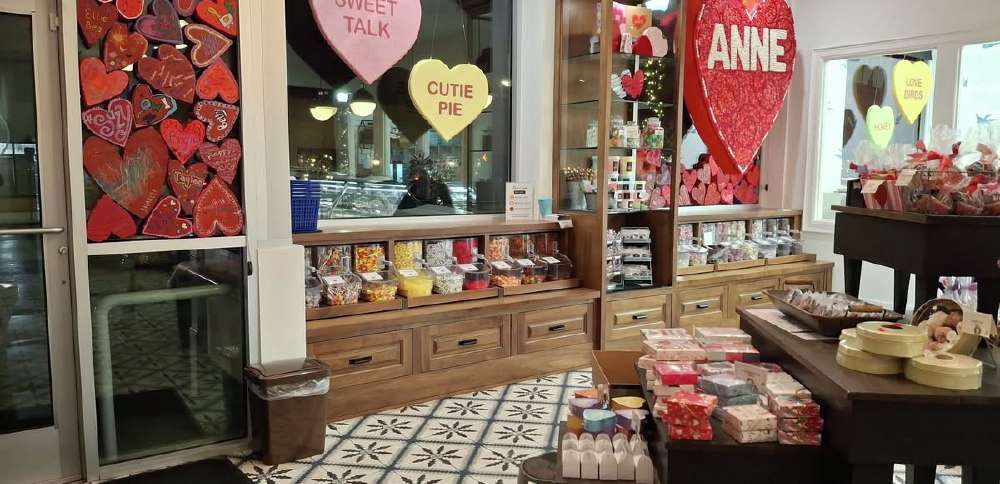 'King of Valentine's Day' transforms Logan candy store for wife of 30 years