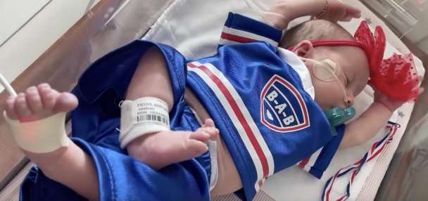 Hockey‑obsessed family brings NICU twins home in spirited, Olympic‑timed welcome