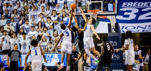 Top Sports story anchor