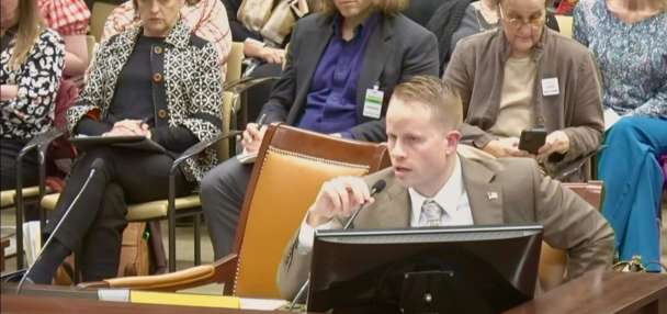 Utah committee OKs bill meant to end public benefits for immigrants in the country illegally