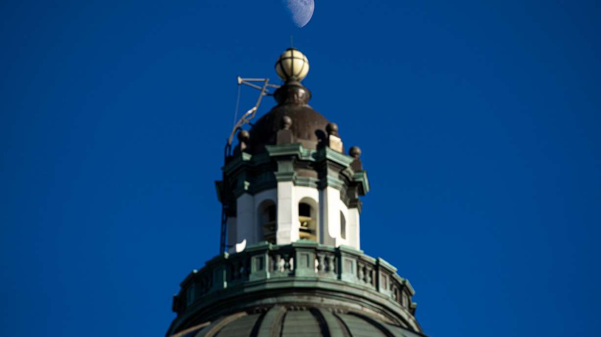 Hundreds of thousands of Utahns aren't saving for retirement, according to state estimators, and one reason is because many small business employees don't have access to plans.