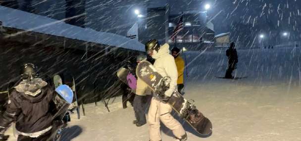 More snow falls in Utah mountains after dry winter start