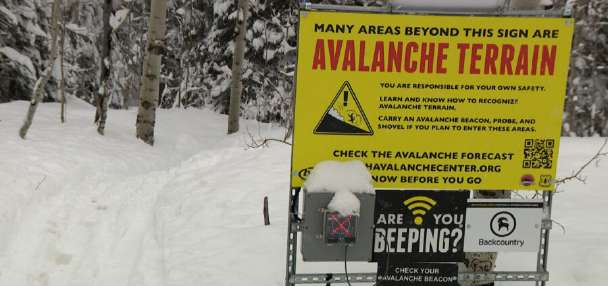 Heavy snowfall brings high avalanche danger in the backcountry