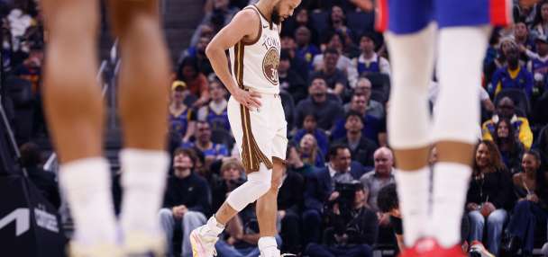 Warriors' Stephen Curry to be re-evaluated in 10 days after 2nd MRI on knee