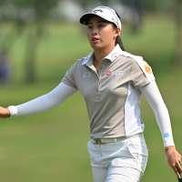 Top-ranked Jeeno Thitikul takes 3rd-round lead at her home LPGA Thailand tournament