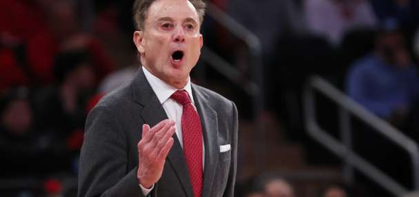 No. 17 St. John's routs Creighton 81-52 for longest winning streak in 4 decades