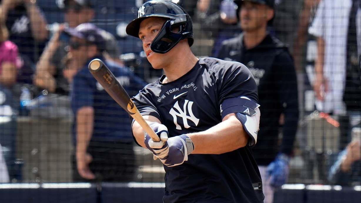 New York Yankees' Aaron Judge takes live batting practice during a spring training baseball workout Monday, Feb. 16, 2026, in Tampa, Fla.