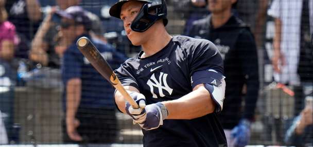 Yankees slugger Aaron Judge hits 2 HRs in spring debut