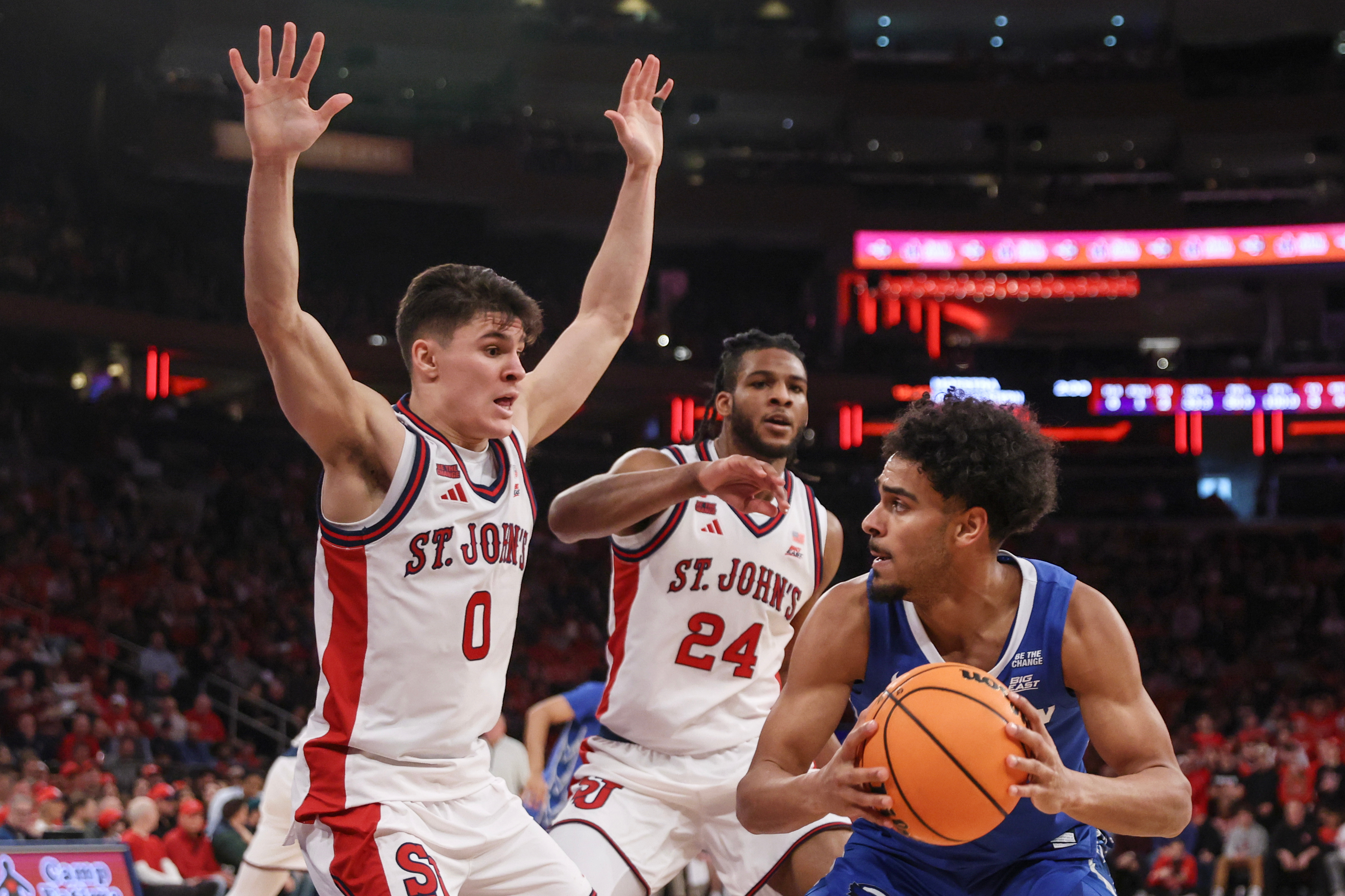 No. 17 St. John's rides Darling and Mitchell to longest winning streak in 41 years