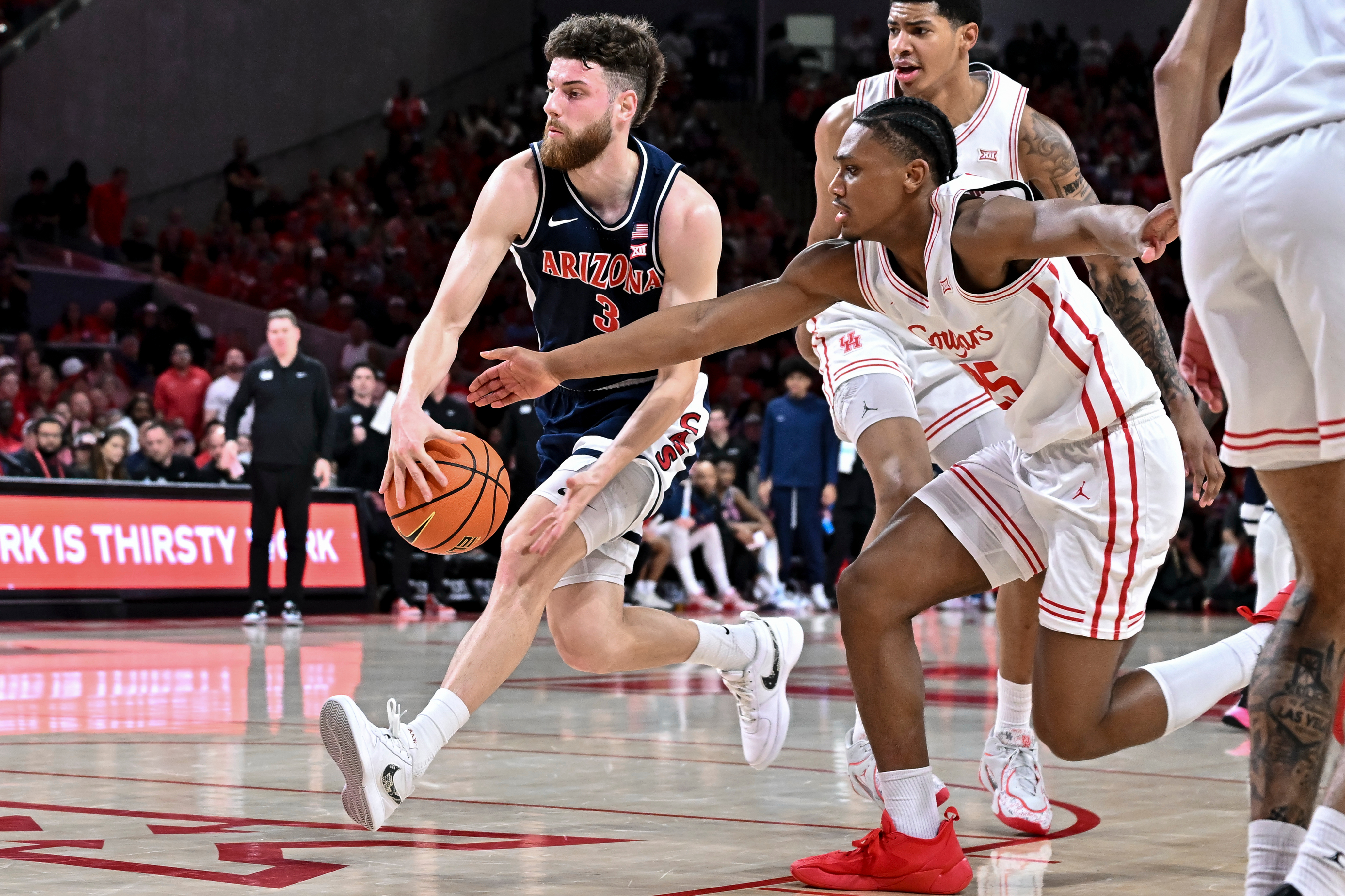 Dell'Orso's 22 points spark No. 4 Arizona past No. 2 Houston, 73-66 for Big 12 lead