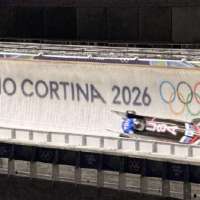 Team USA wins bronze in 2-woman bobsled