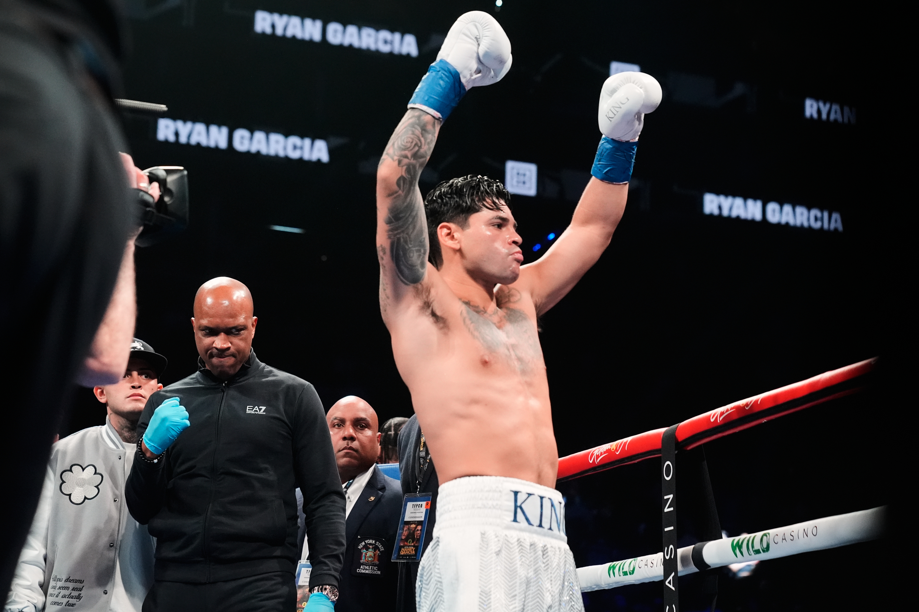 Ryan Garcia beats Mario Barrios by unanimous decision to win the WBC welterweight title