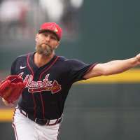 Left-hander Chris Sale and the Atlanta Braves agree to contract adding $27 million for 2027 season